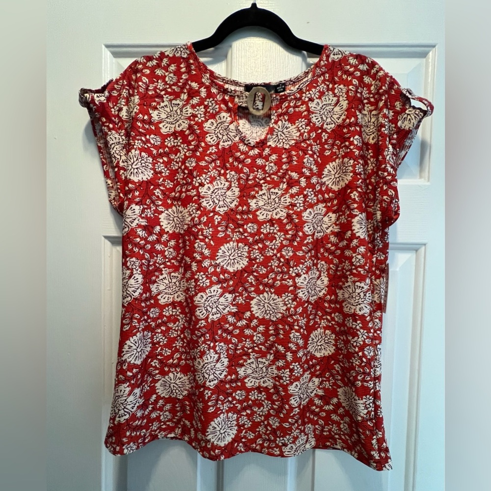 NWT- Cure short sleeve in size Small.